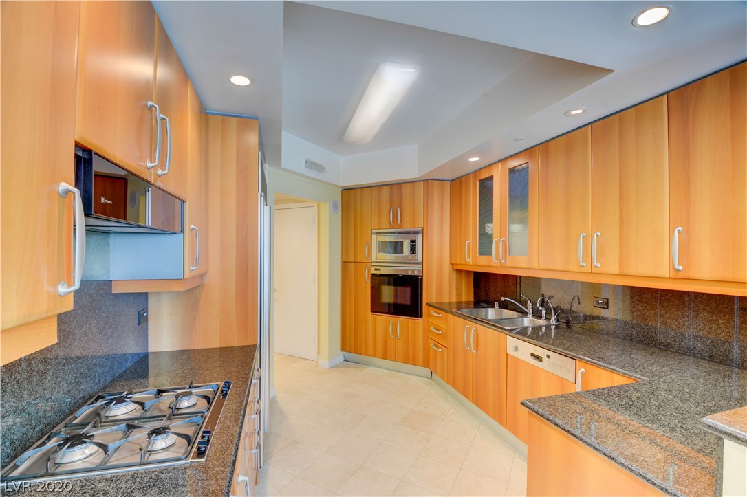 2877 Paradise Road, Unit 304 Las Vegas, NV 89109 - Photo 13 of 43