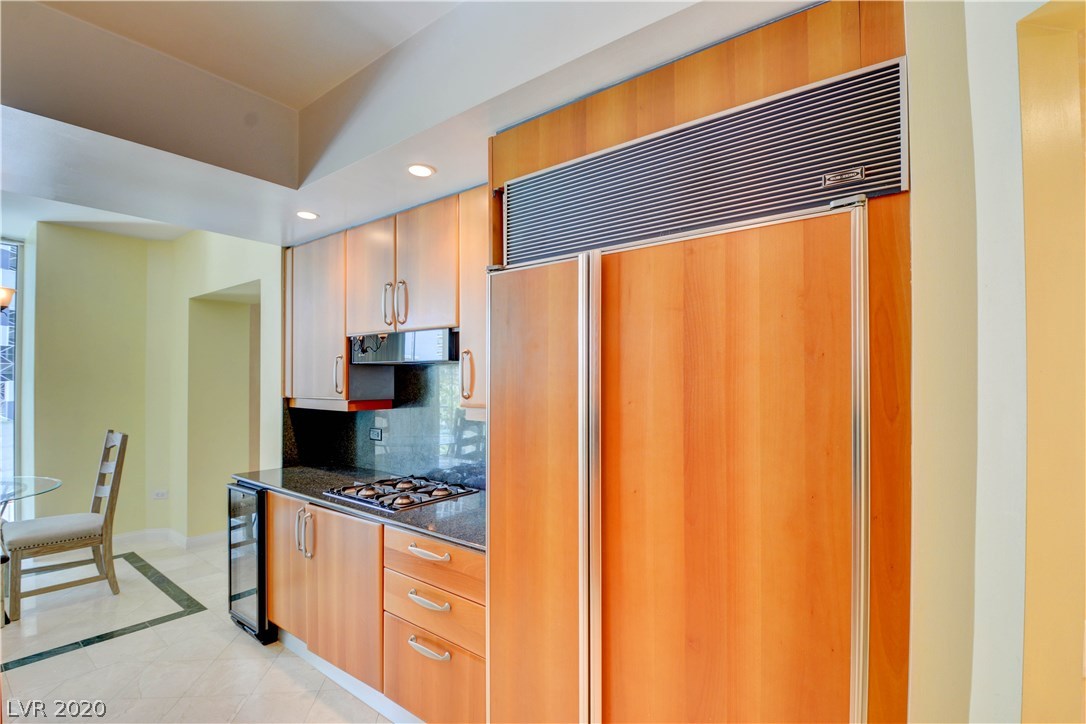 2877 Paradise Road, Unit 304 Las Vegas, NV 89109 - Photo 14 of 43