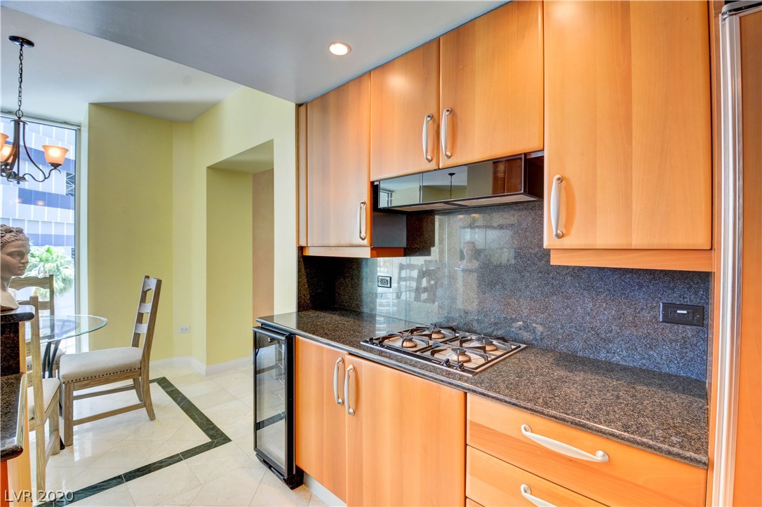 2877 Paradise Road, Unit 304 Las Vegas, NV 89109 - Photo 16 of 43