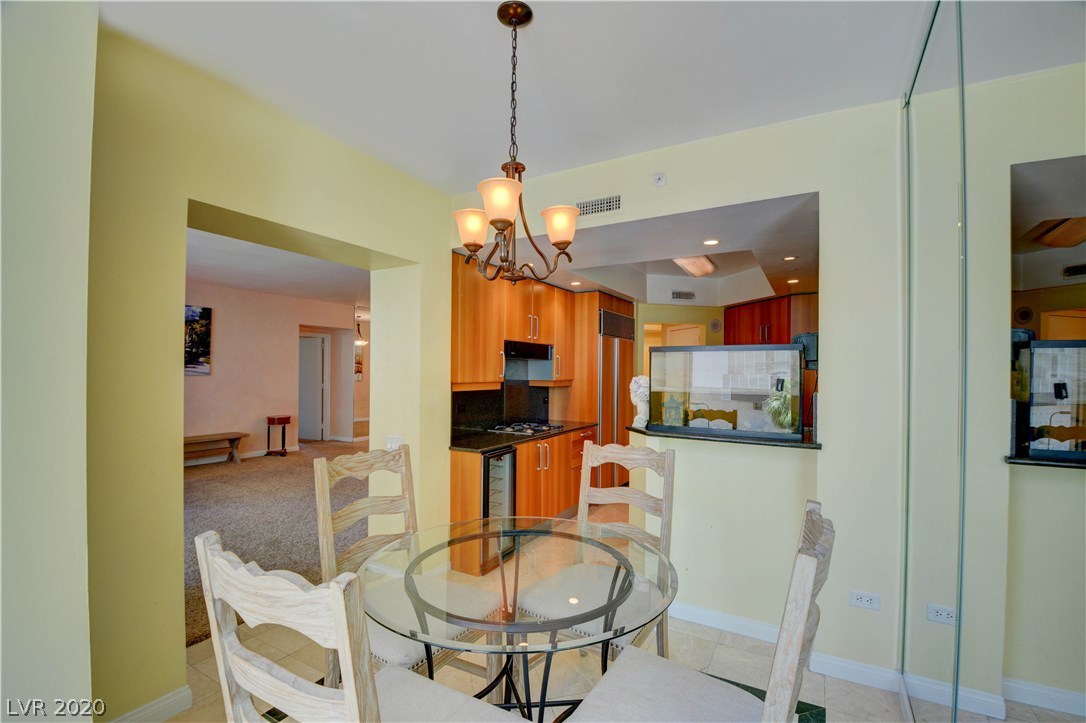 2877 Paradise Road, Unit 304 Las Vegas, NV 89109 - Photo 17 of 43