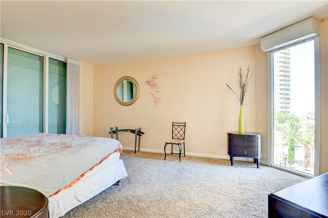 2877 Paradise Road, Unit 304 Las Vegas, NV 89109 - Photo 19 of 43