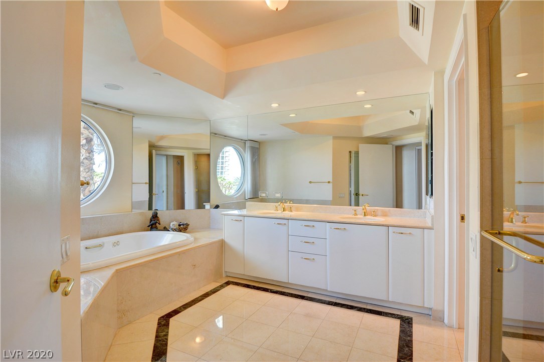 2877 Paradise Road, Unit 304 Las Vegas, NV 89109 - Photo 21 of 43