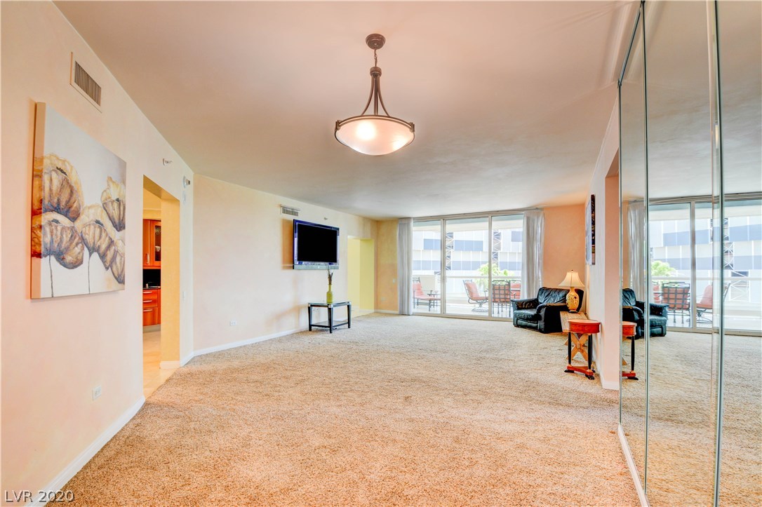 2877 Paradise Road, Unit 304 Las Vegas, NV 89109 - Photo 6 of 43