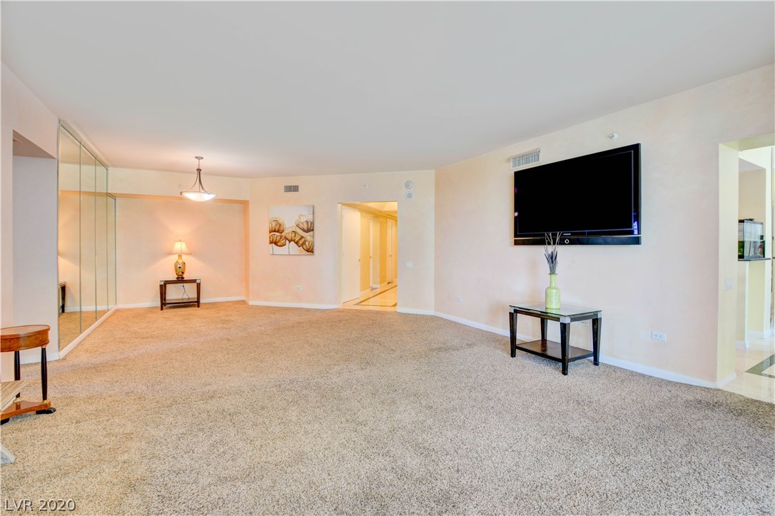 2877 Paradise Road, Unit 304 Las Vegas, NV 89109 - Photo 7 of 43