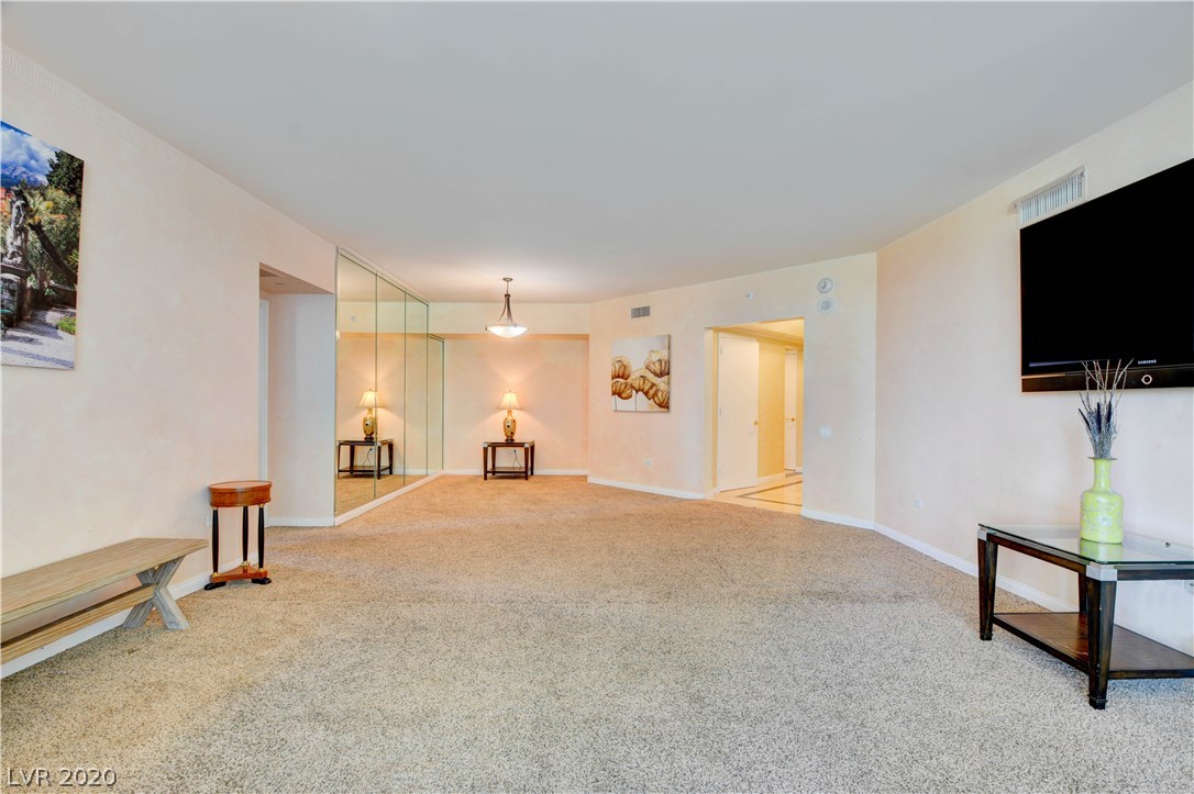 2877 Paradise Road, Unit 304 Las Vegas, NV 89109 - Photo 9 of 43