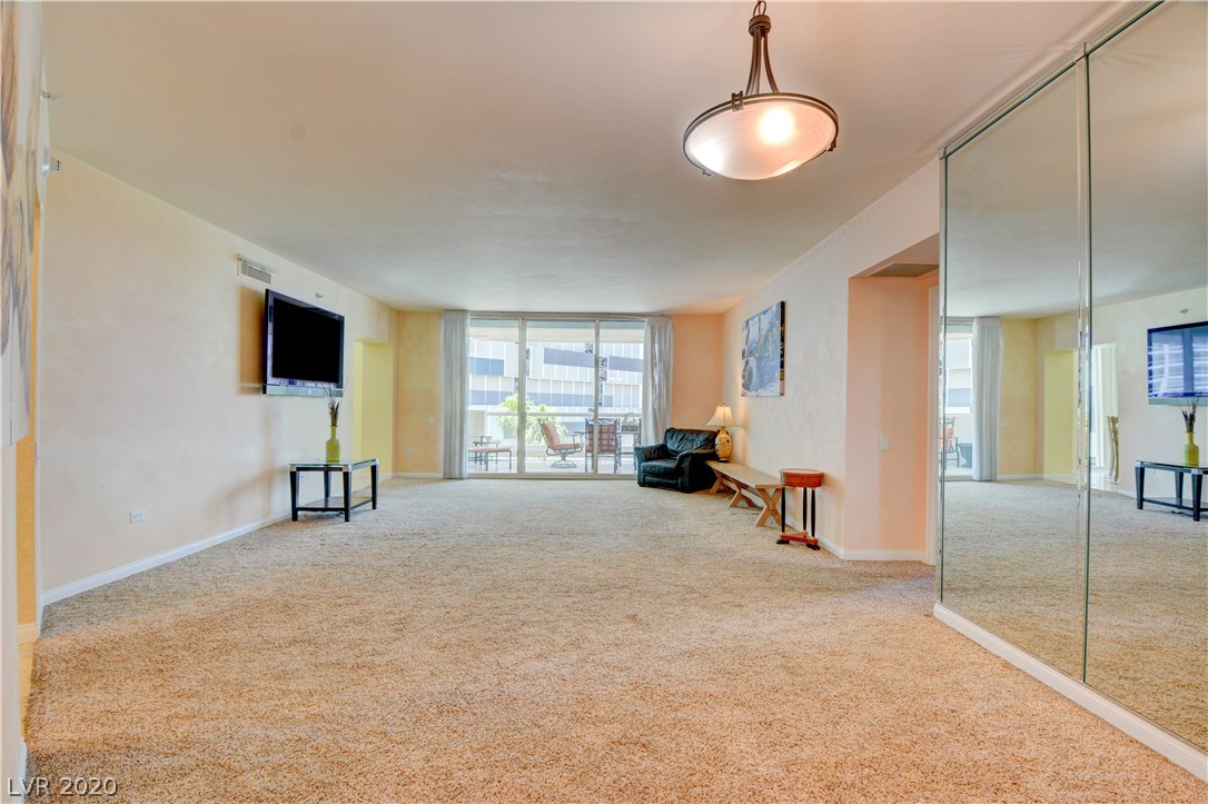 2877 Paradise Road, Unit 304 Las Vegas, NV 89109 - Photo 10 of 43