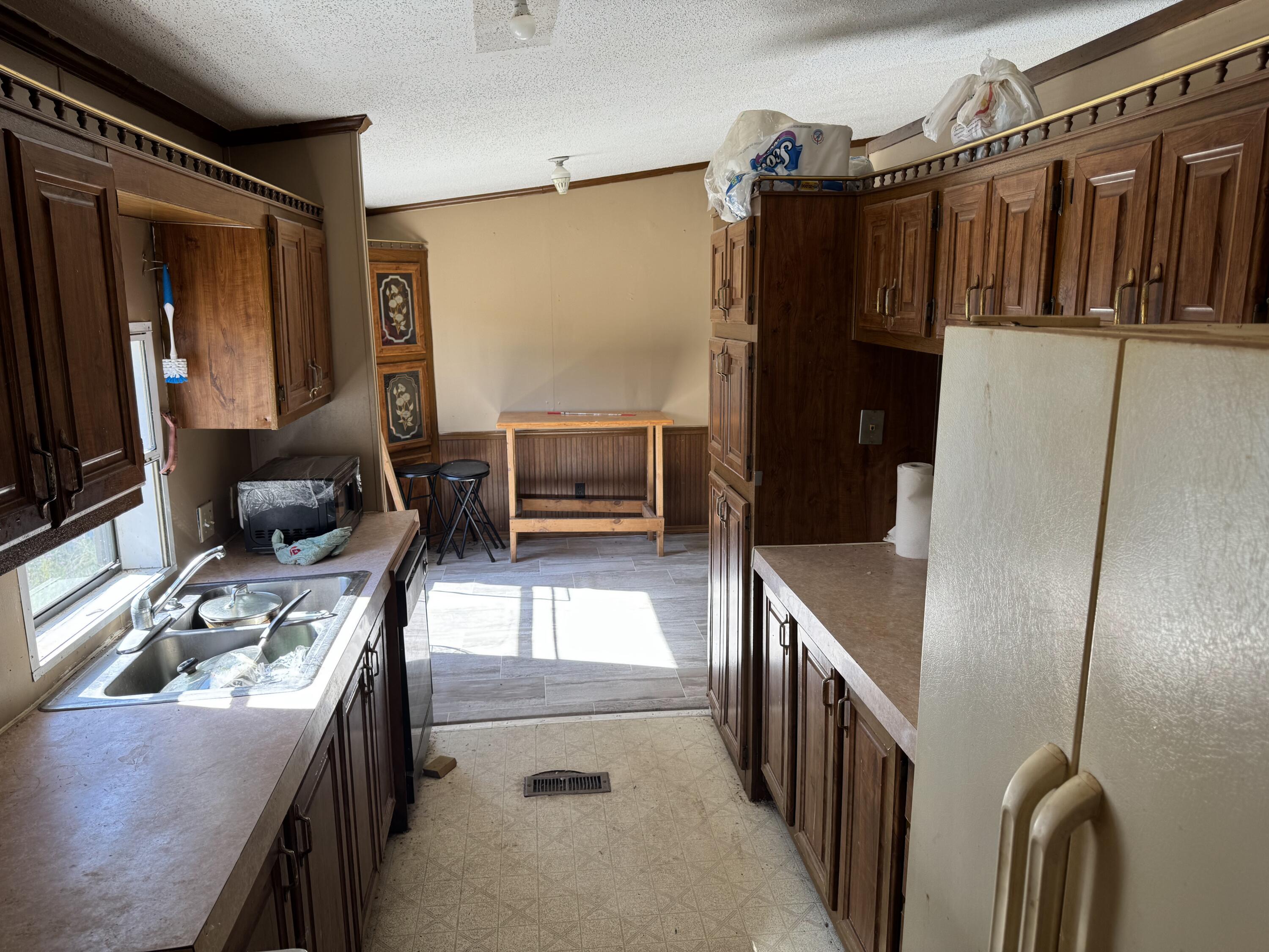 9381 Jones Road Howard City, MI 49329 - Photo 12 of 31 Kitchen