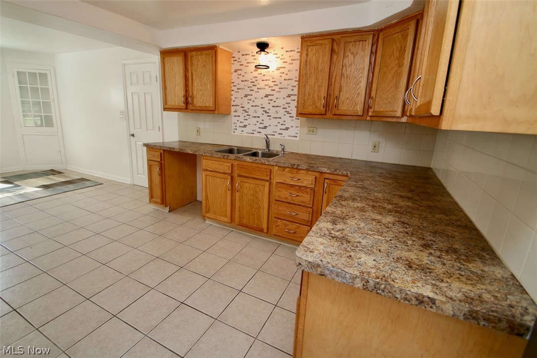 1446 Lander Road Cleveland, OH 44124 - Photo 18 of 35 Gallery Image 18