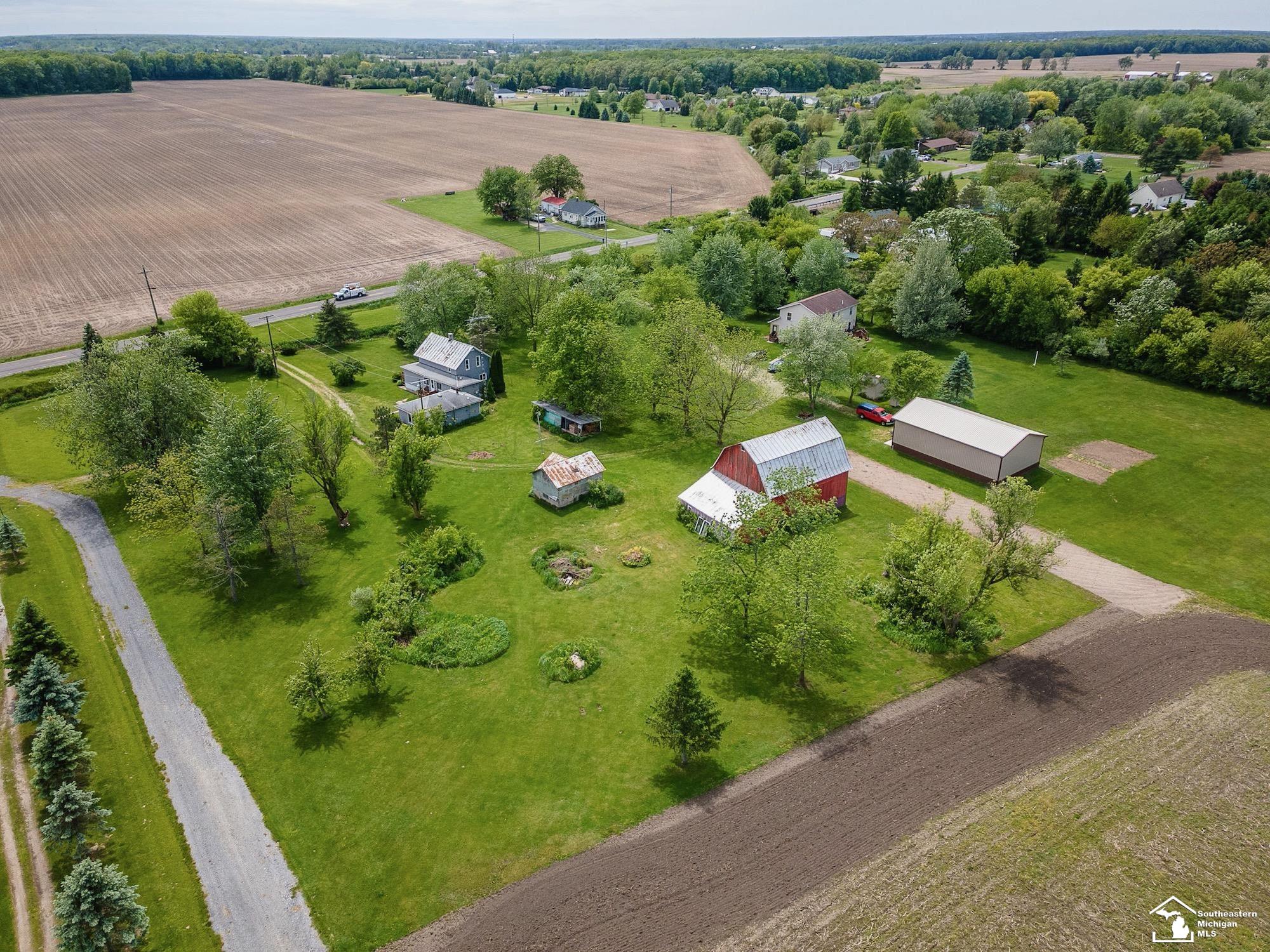 3754 Stewart Road Monroe, MI 48162 - Photo 10 of 36 50213412-39dc066d-e900-4f30-8321-b569632594cd.JPG