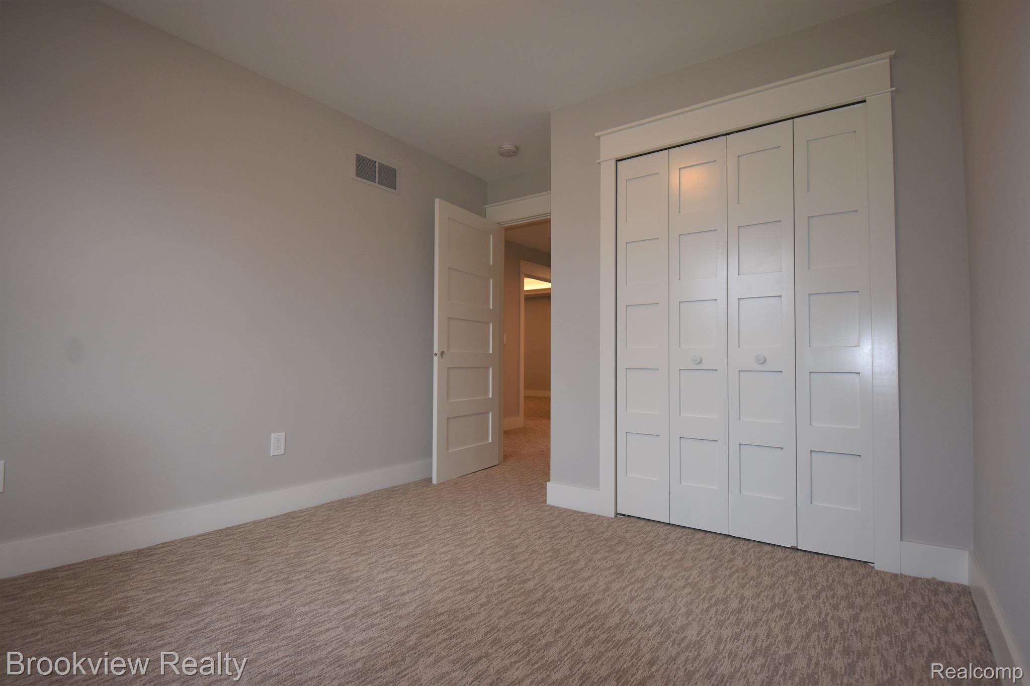 2893 Dearborn Avenue Rochester, MI 48309 - Photo 21 of 27 Bedroom 4