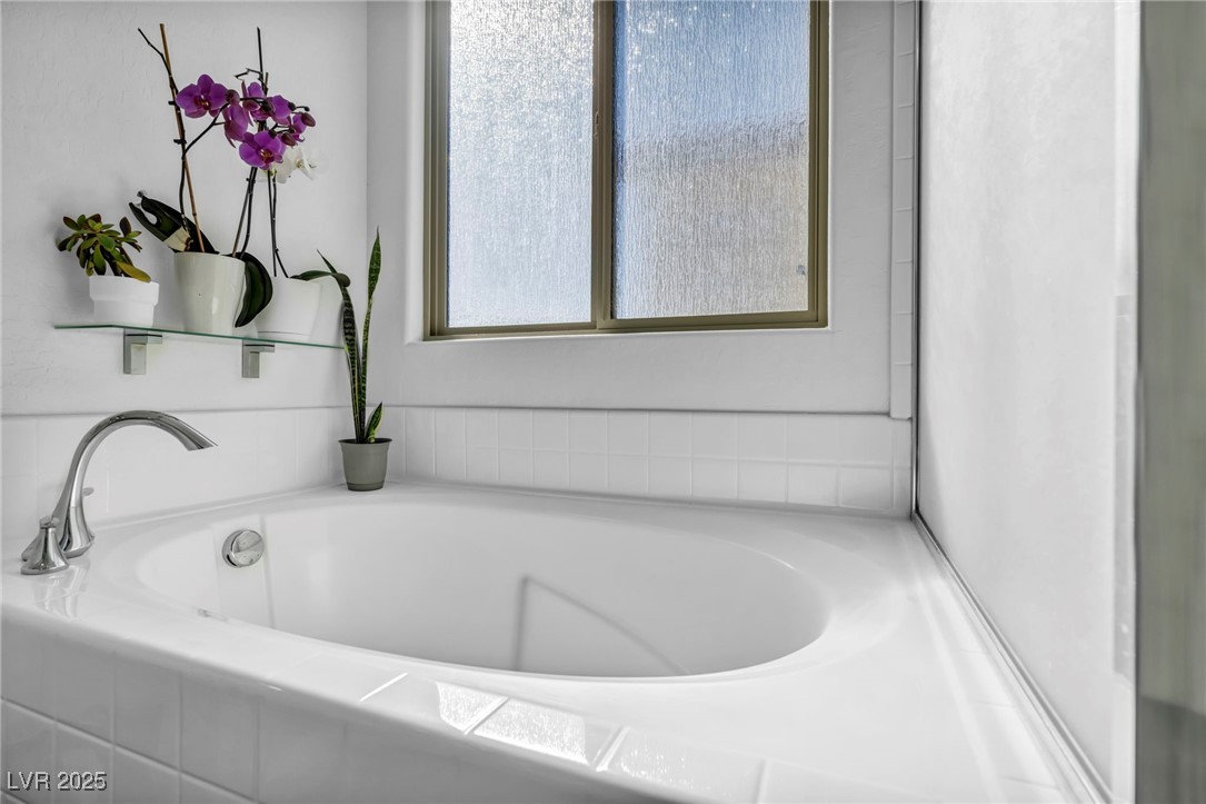 854 Earth Luster Road Las Vegas, NV 89178 - Photo 48 of 65 Full bath featuring a bath