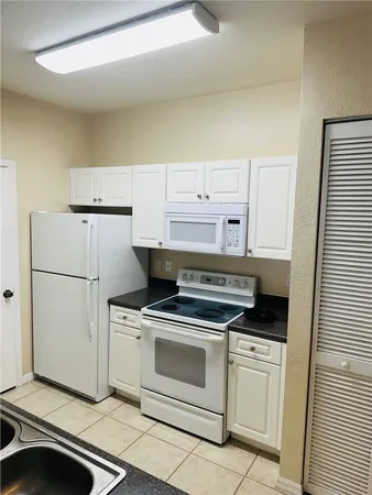 $1,750 | 2448 57th Circle, Unit 2448, Vero Beach, FL 32966