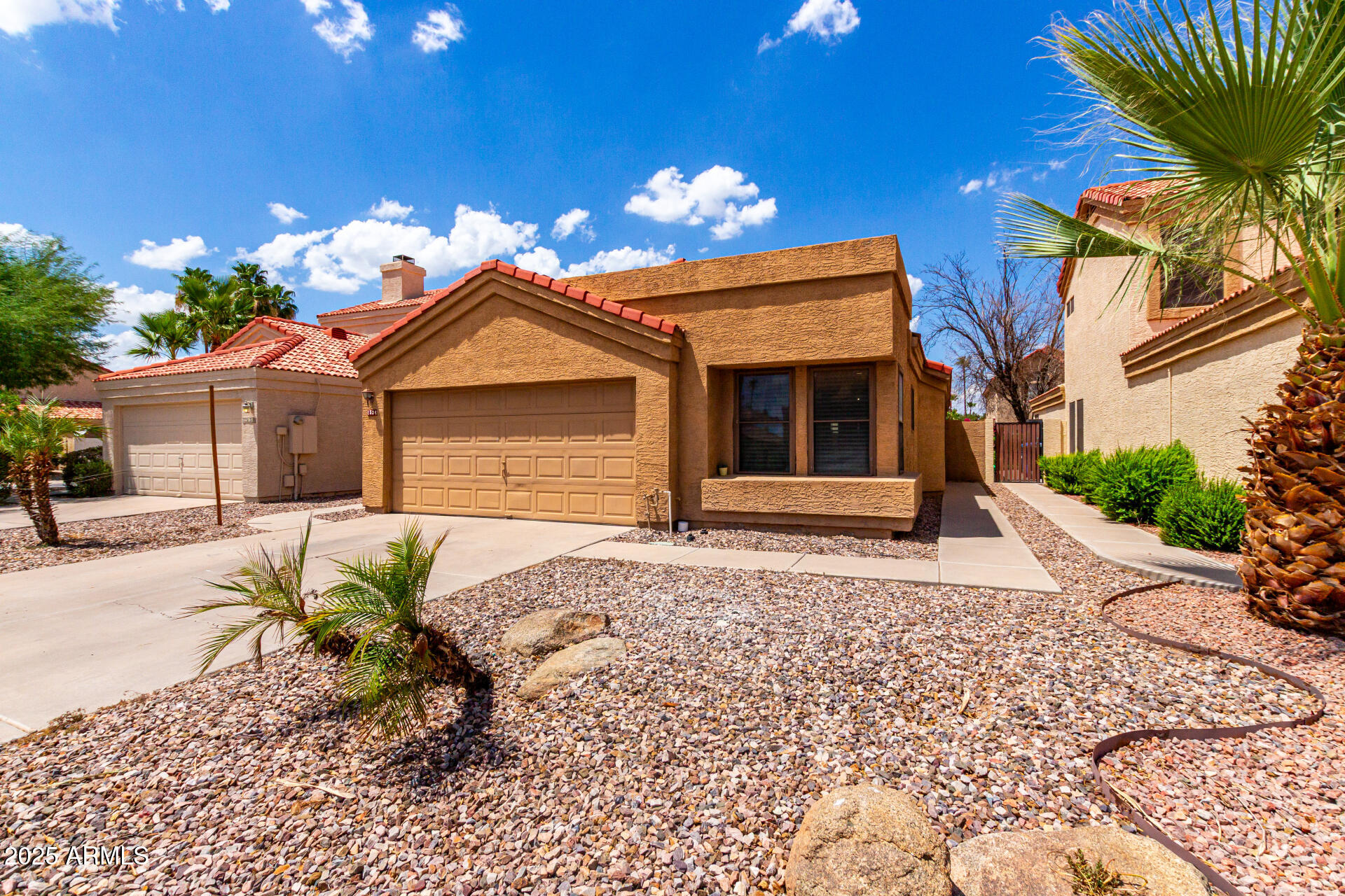 1534 East Mineral Road Gilbert, AZ 85234 - Photo 11 of 48 2-car garage