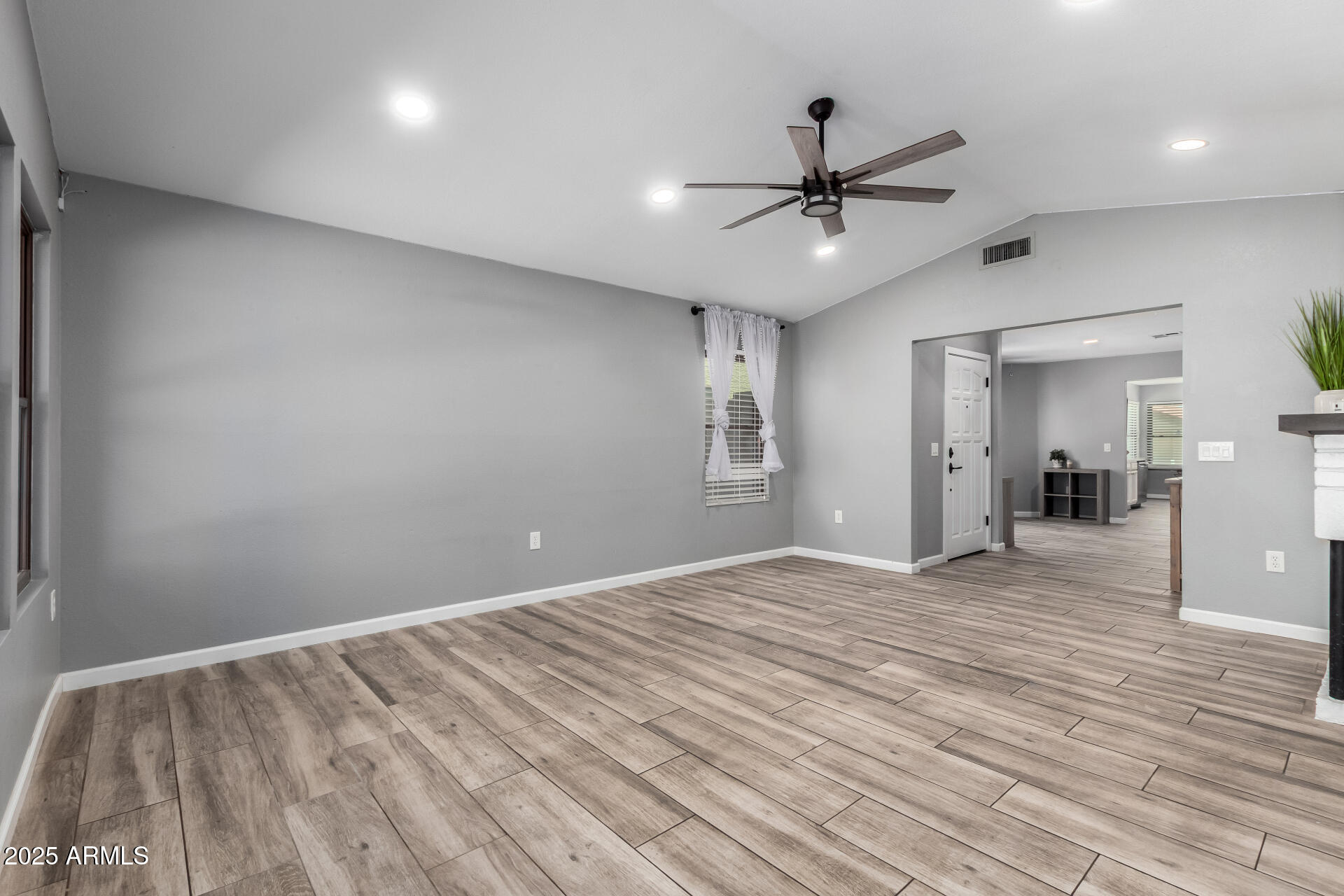 1534 East Mineral Road Gilbert, AZ 85234 - Photo 14 of 48 Open living room