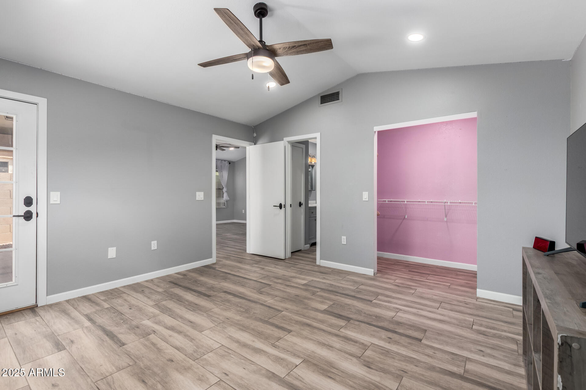 1534 East Mineral Road Gilbert, AZ 85234 - Photo 19 of 48 Dual owner's suites