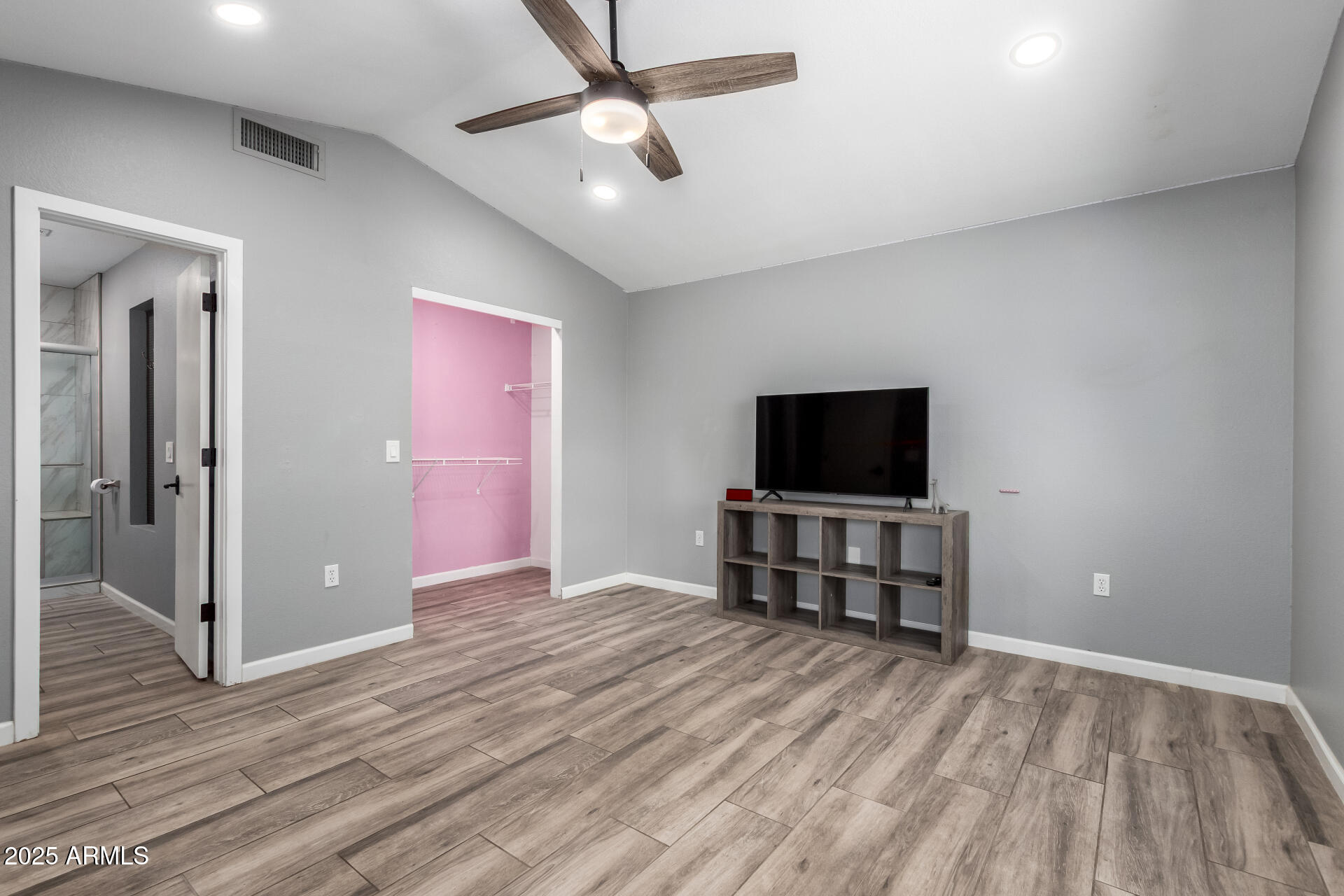 1534 East Mineral Road Gilbert, AZ 85234 - Photo 20 of 48 Dual owner's suites