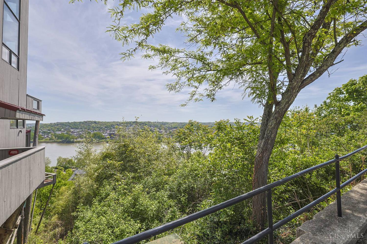 1022 Hatch Street Cincinnati, OH 45202 - Photo 42 of 50