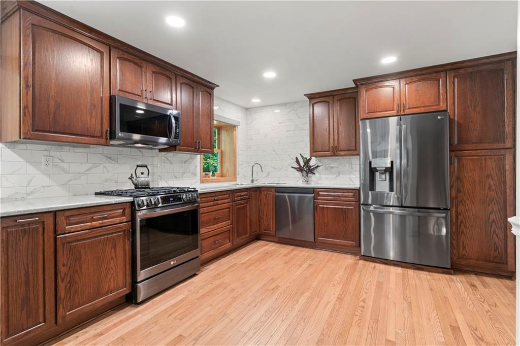 151 Kyle Road Valencia, PA 16059 - Photo 21 of 47 Gallery Image 21