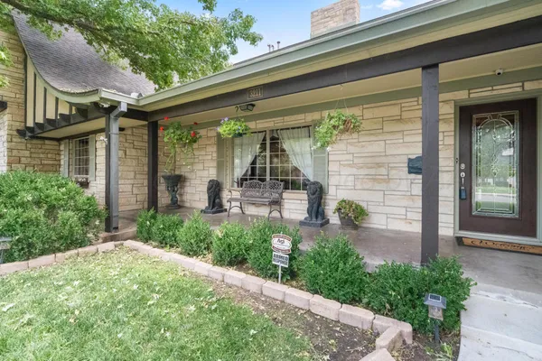 $699,999 | 3211 Bowie Street, Amarillo, TX 79109