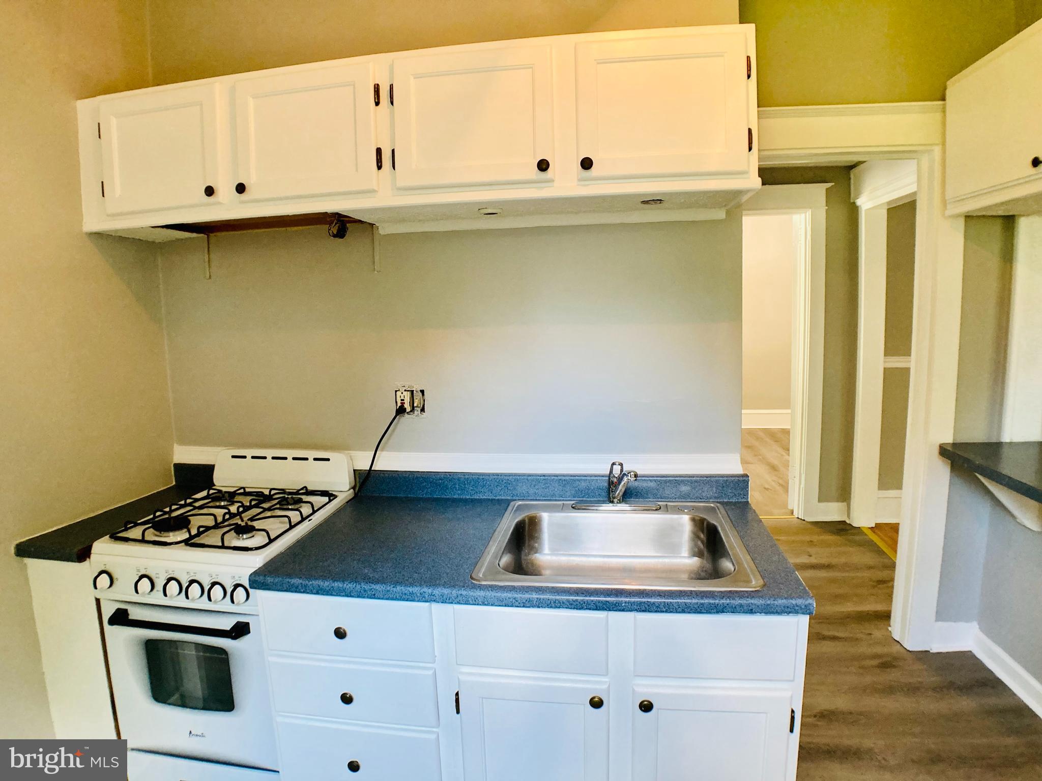 303 Kenny Street, Unit D Ridley Park, PA 19078 - Photo 6 of 21 Kitchen