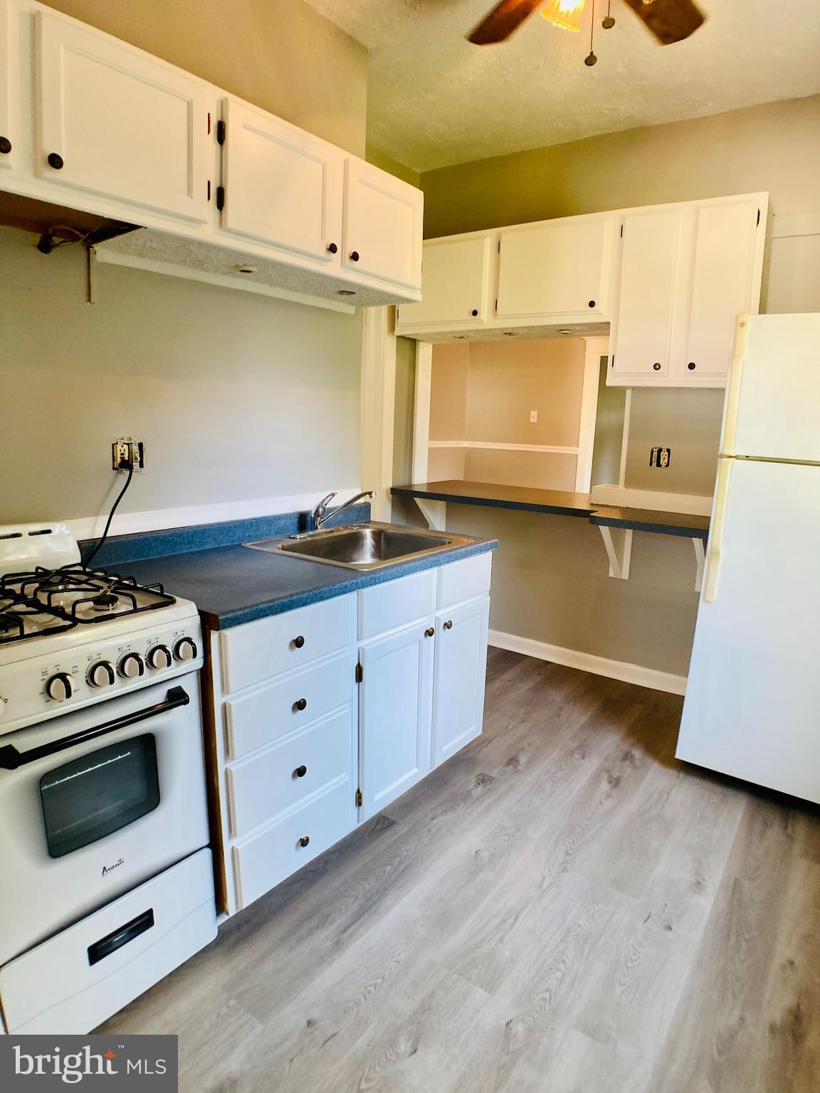 303 Kenny Street, Unit D Ridley Park, PA 19078 - Photo 8 of 21 Kitchen