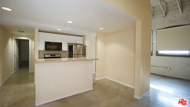 $2,990 | 922 West 23rd Street, Unit 105, Los Angeles, CA 90007