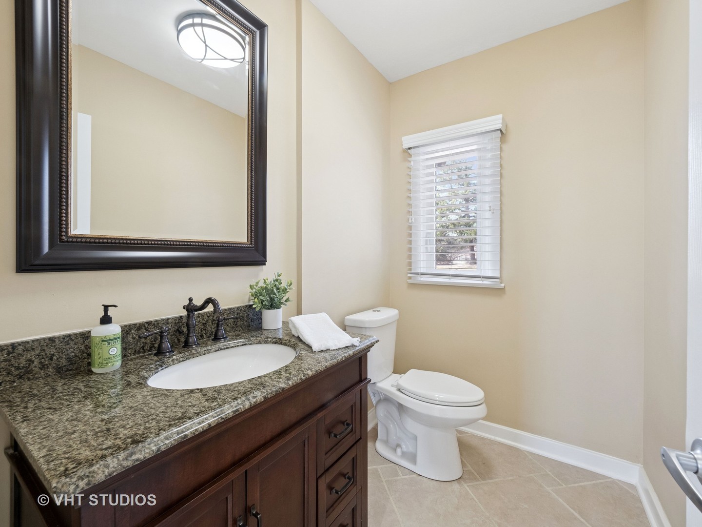 3305 Old McHenry Road Long Grove, IL 60047 - Photo 14 of 40 Gallery Image 14