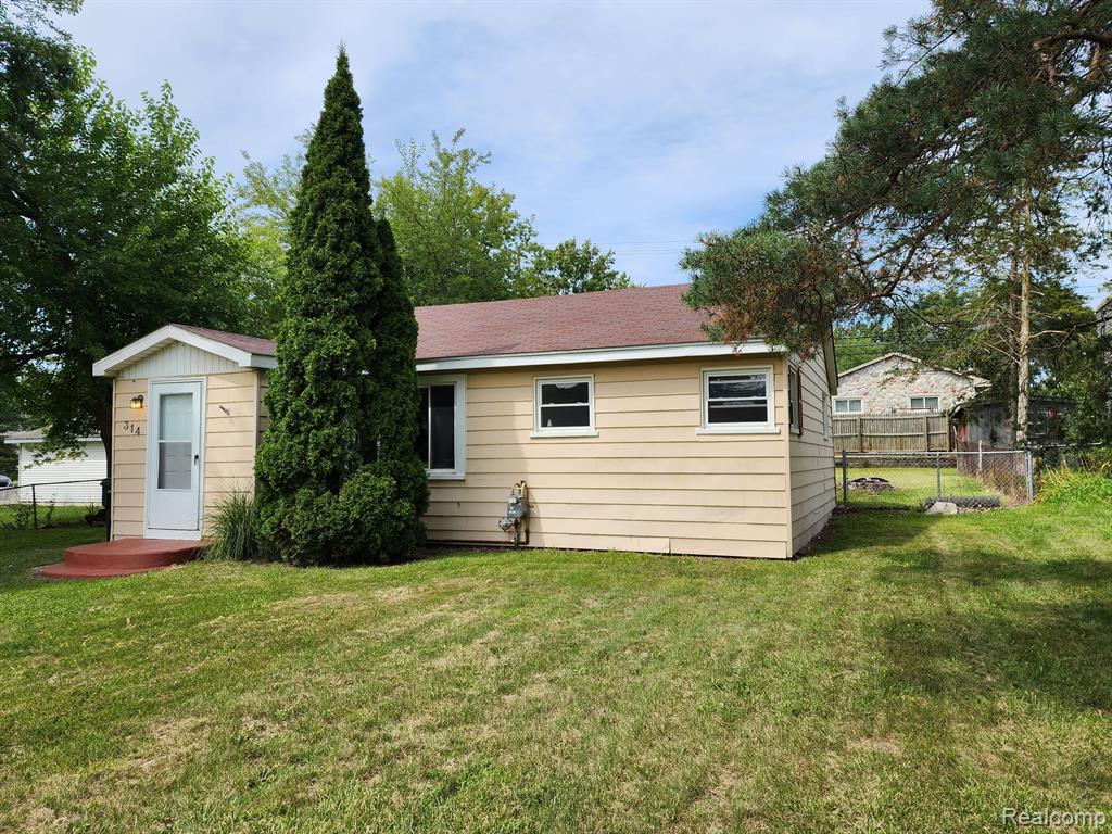 314 Clarkston Road Lake Orion, MI 48362 - Photo 15 of 19