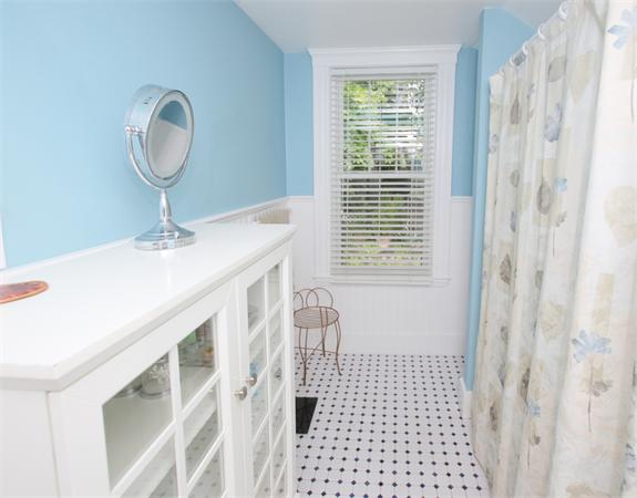 62 Albemarle Road Waltham, MA 02452 - Photo 18 of 23 Gallery Image 18