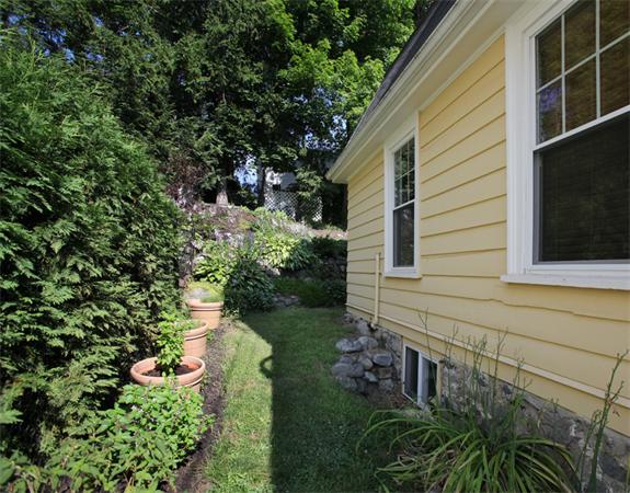 62 Albemarle Road Waltham, MA 02452 - Photo 21 of 23 Gallery Image 21