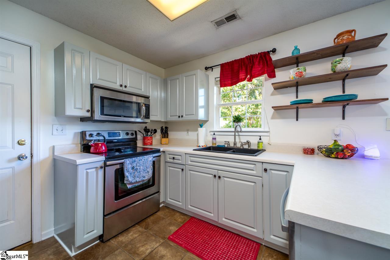 50 Stevenson Road Taylors, SC 29687 - Photo 8 of 24 Gallery Image 8