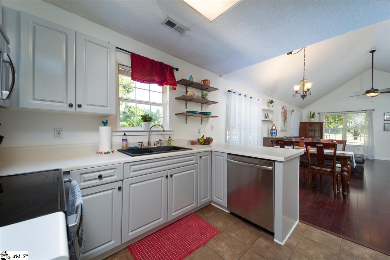 50 Stevenson Road Taylors, SC 29687 - Photo 9 of 24 Gallery Image 9