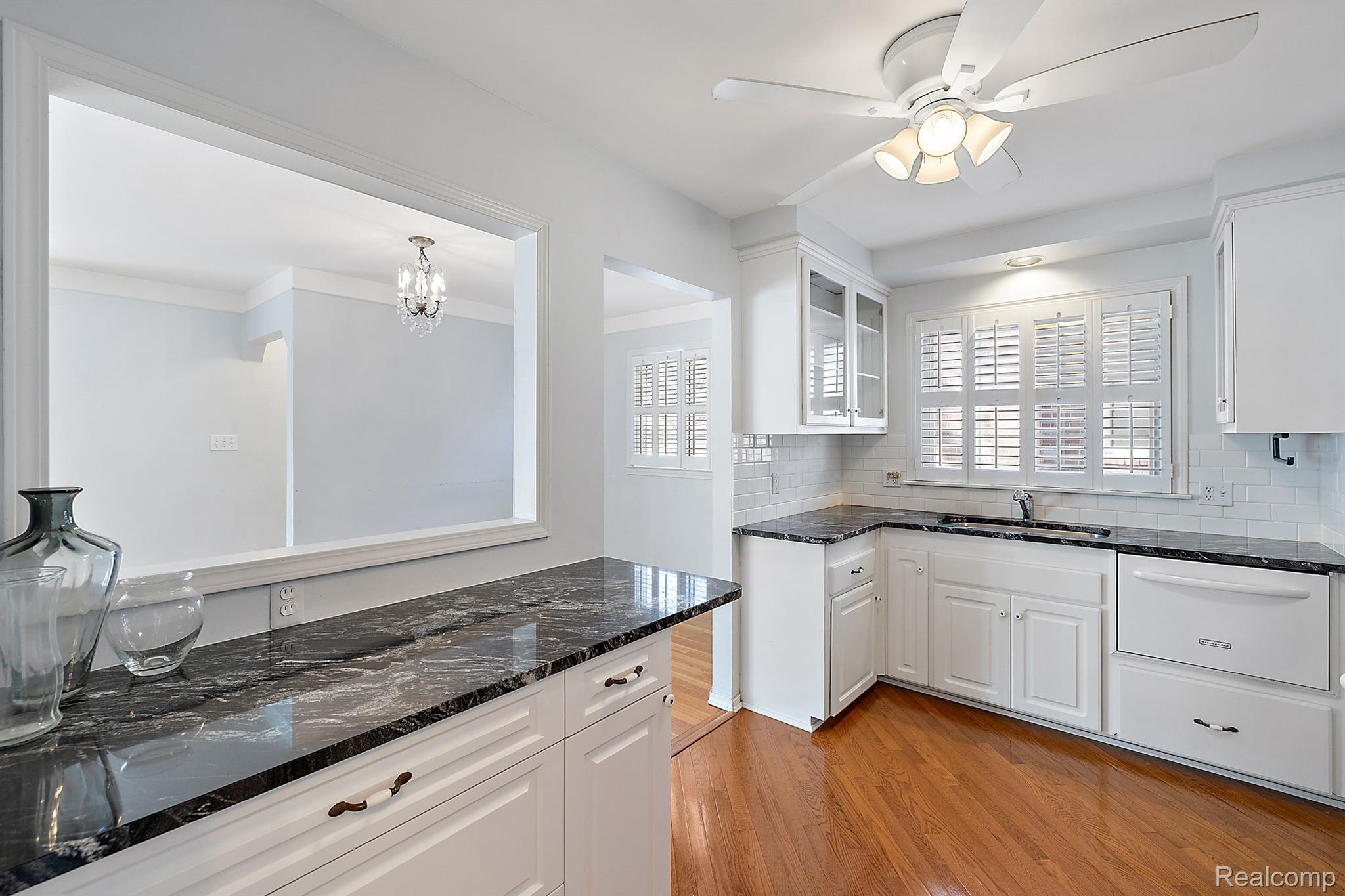 1581 Cheltenham Road Birmingham, MI 48009 - Photo 8 of 29
