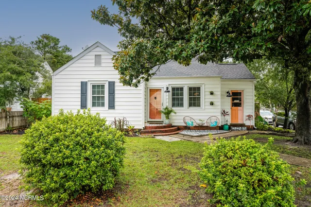 $2,150 | 1900 Bridges Street, Morehead City, NC 28557