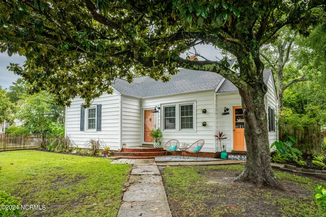 $2,150 | 1900 Bridges Street, Morehead City, NC 28557