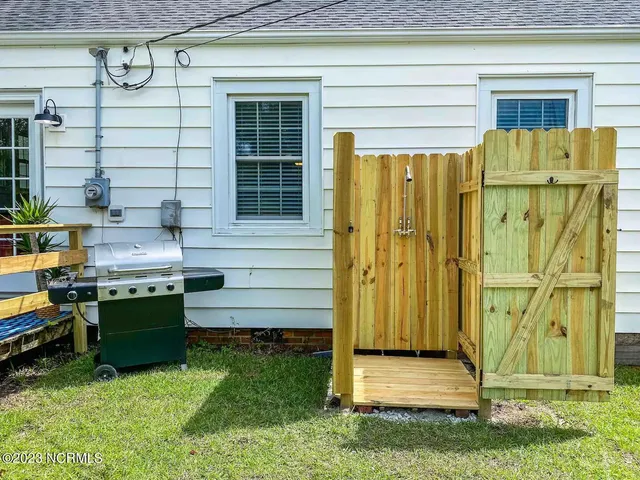 $2,150 | 1900 Bridges Street, Morehead City, NC 28557