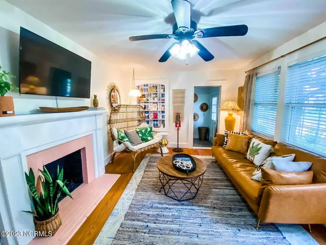 $2,150 | 1900 Bridges Street, Morehead City, NC 28557