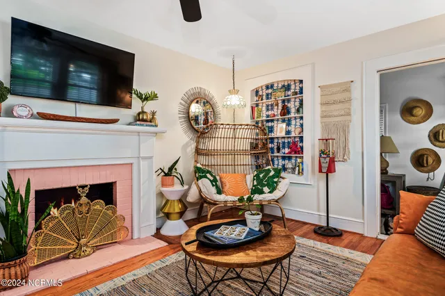 $2,150 | 1900 Bridges Street, Morehead City, NC 28557