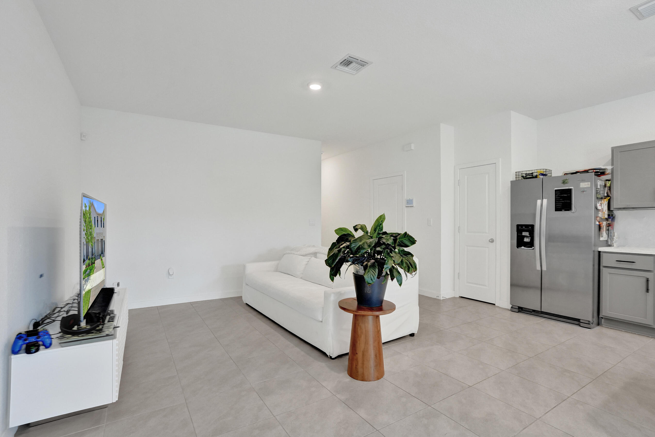 975 Northwest 3rd Street Pompano Beach, FL 33060 - Photo 13 of 36 DSC05263