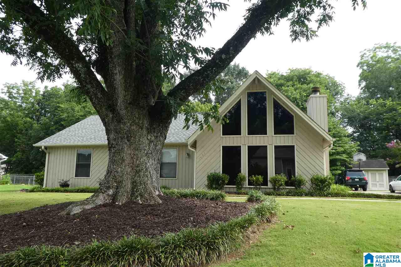 1033 9th Avenue Southwest Alabaster, AL 35007 - Photo 1 of 44