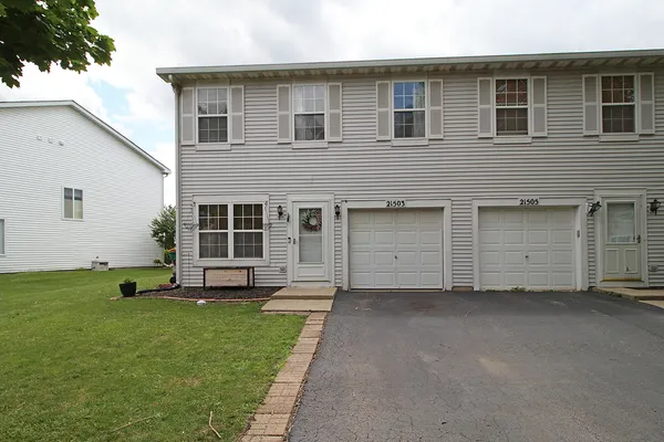 $2,600 | 21503 Franklin Circle, Plainfield, IL 60544