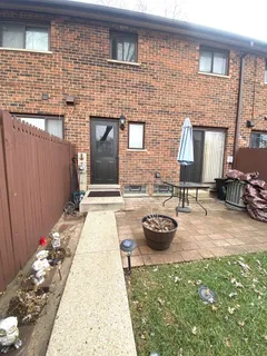 $239,900 | 18W268 Standish Lane, Villa Park, IL 60181