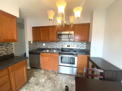 $239,900 | 18W268 Standish Lane, Villa Park, IL 60181