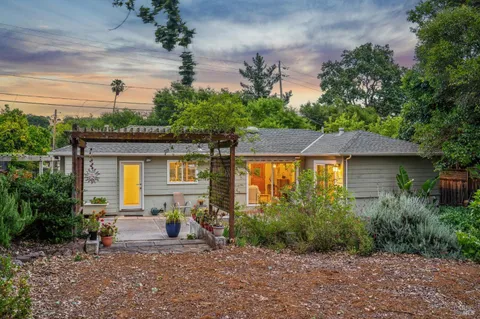 $799,000 | 807 Reichert Avenue, Novato, CA 94945