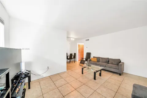 $269,000 | 1530 Pennsylvania Avenue, Unit 203, Miami Beach, FL 33139