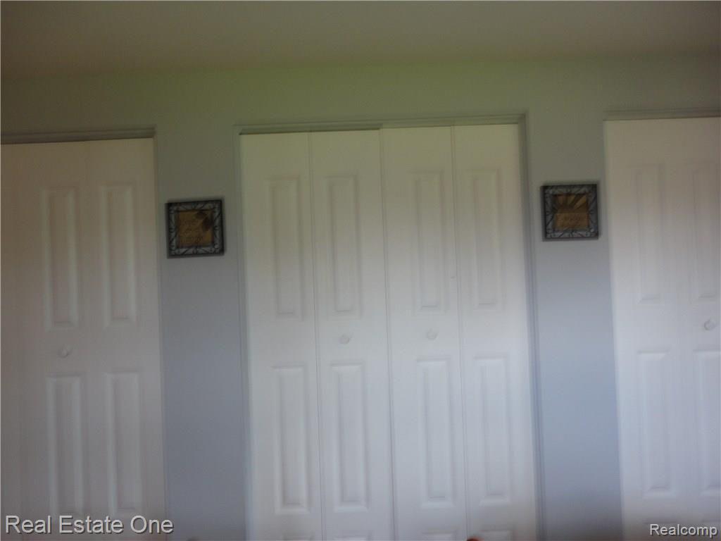 32305 Baintree Road Farmington Hills, MI 48334 - Photo 26 of 53