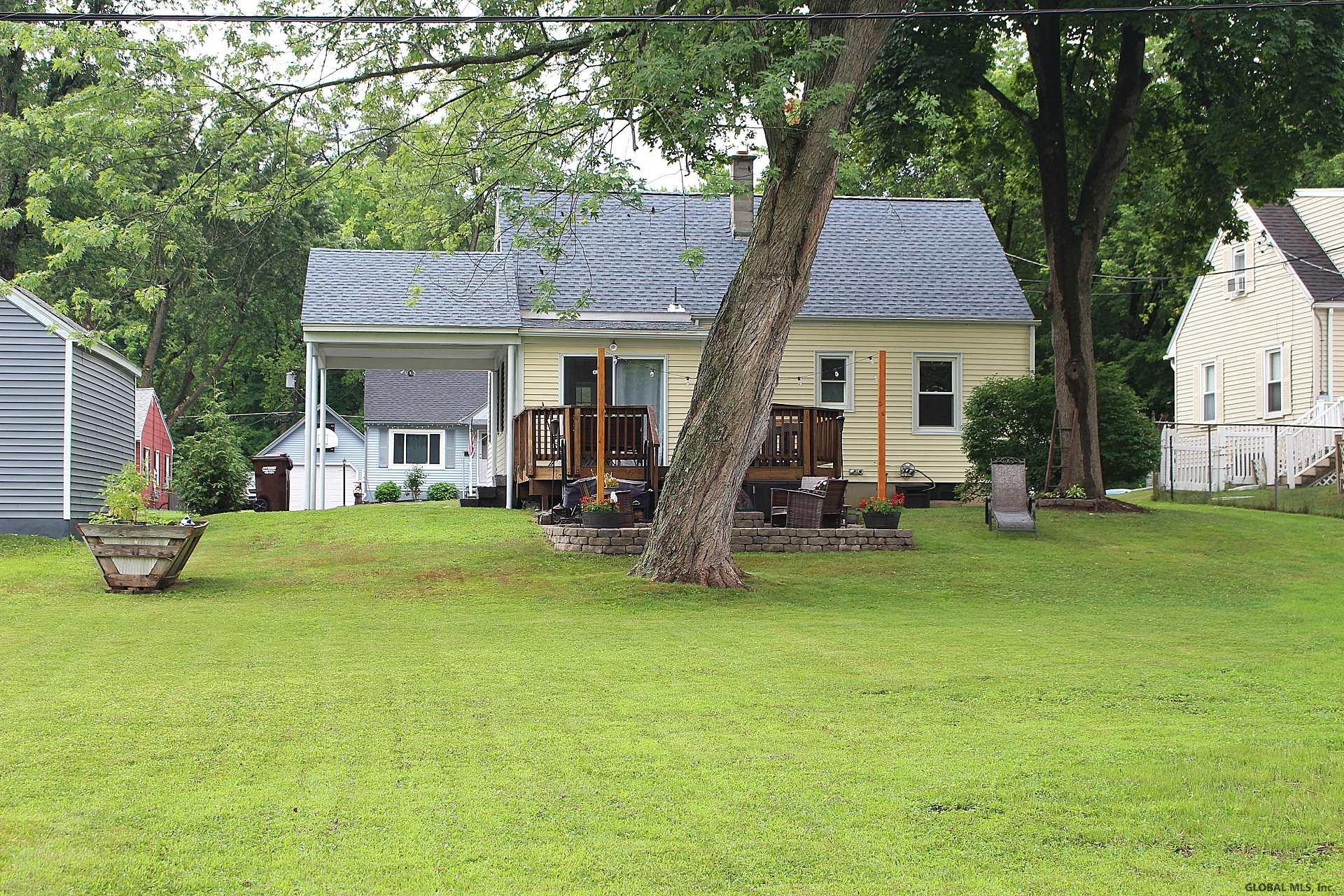 11 Wellington Road Bethlehem, NY 12054 - Photo 26 of 30 Photo 26