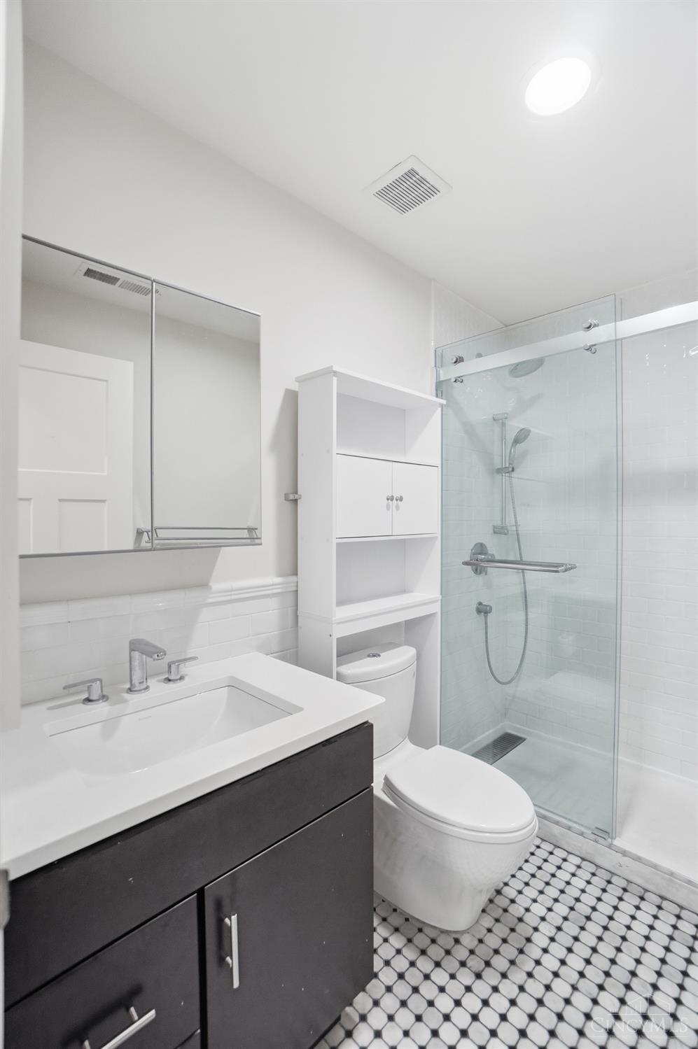 433 Clark Street, Unit B Cincinnati, OH 45203 - Photo 15 of 28