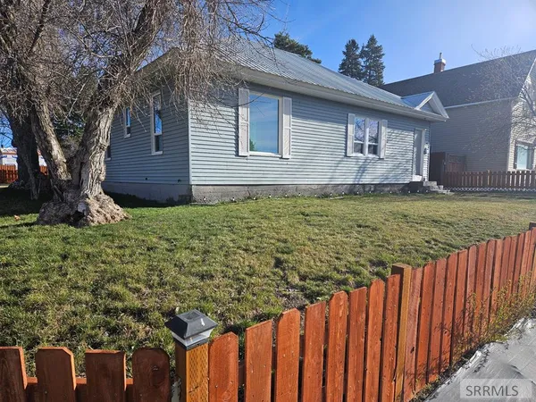 $275,000 | 645 West 1st North, St. Anthony, ID 83445