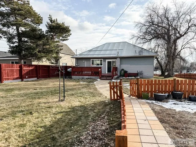 $295,500 | 645 West 1st North, St. Anthony, ID 83445